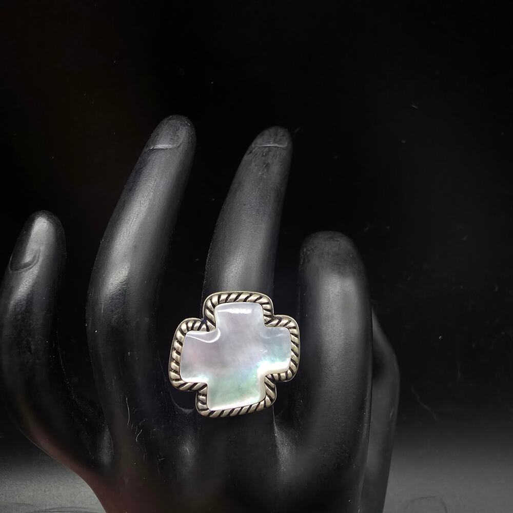Carolyn Pollack Relios Mother of Pearl Ring Maltese Cross Size 7 925